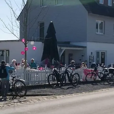 شقة Mellys Cafe & Store آينبك